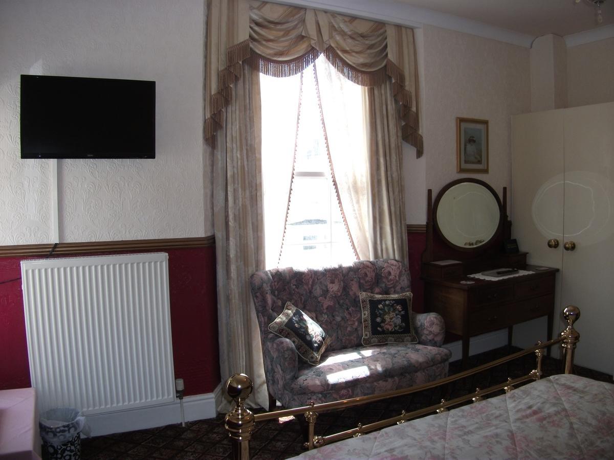 The Chelsea Bed and Breakfast Llandudno Exteriör bild